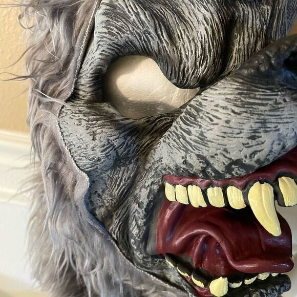 Scary Wolf Mask - Picture 3 of 16